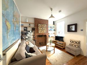 Lounge- click for photo gallery